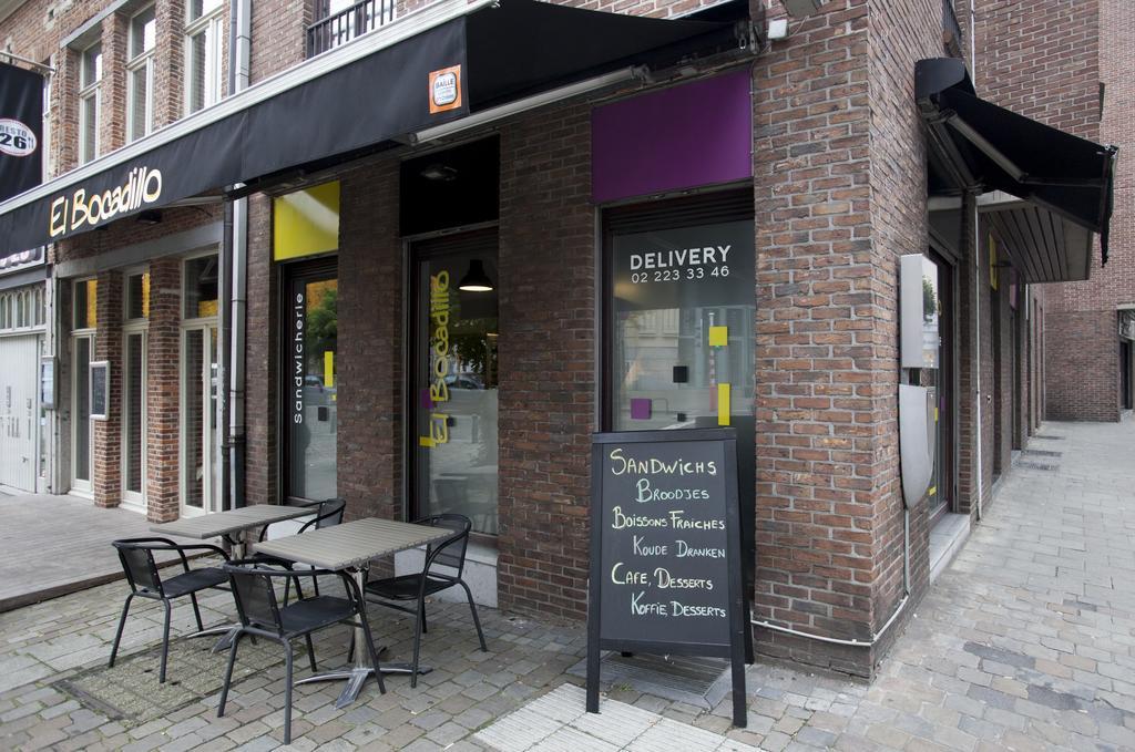 easyHotel Brussels City Centre Buitenkant foto