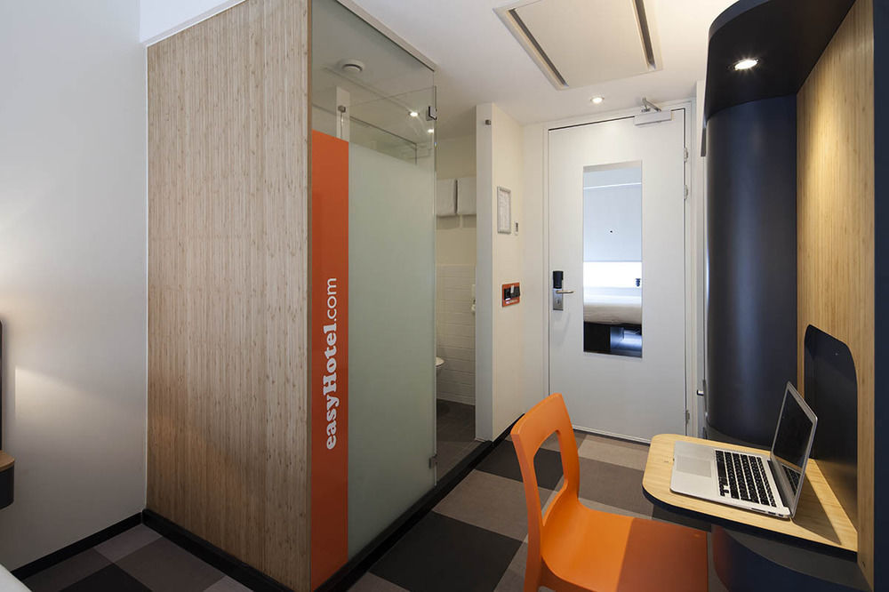 easyHotel Brussels City Centre Buitenkant foto